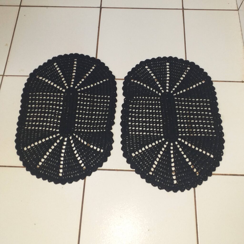 Par Tapete de Crochê Preto