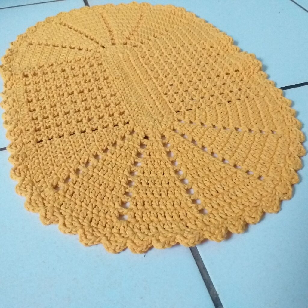 Tapete de Crochê Amarelo