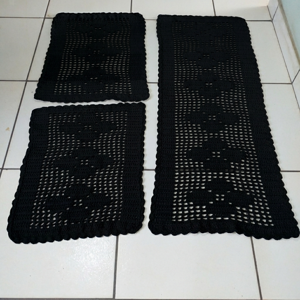 Jogo de Tapete de Crochê + Passadeira Rosas Preto